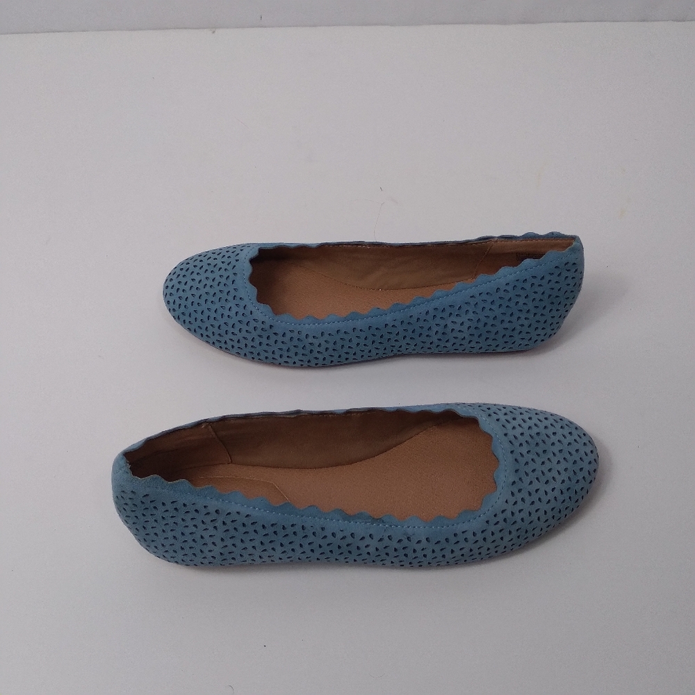 Violet and Red light blue size 6.5M
